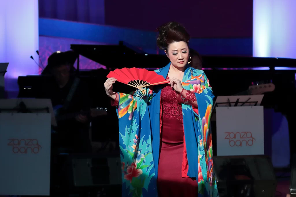 大関学 歌う看護師入山アキコ